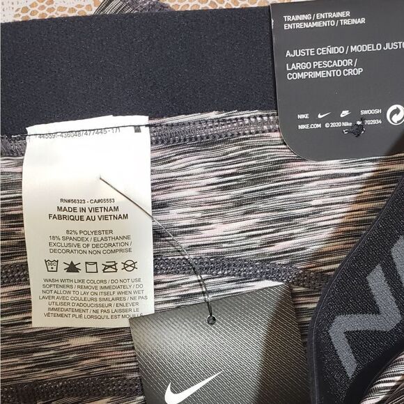 Nike Pro Tight Fit Crop Leggings - Picture 4 of 5